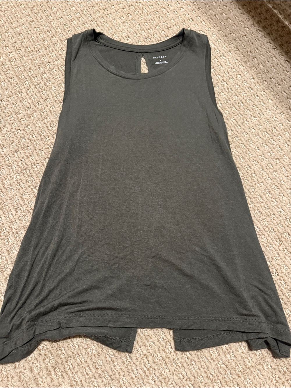 Women’s Halogen grey tank top flowy sz Small soft silky feel